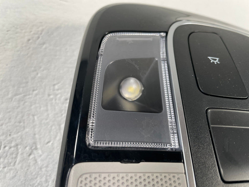 Load image into Gallery viewer, 2025-2026 HYUNDAI TUCSON ROOF OVERHEAD CONSOLE DOME LIGHT LAMP SWITCH # 110169
