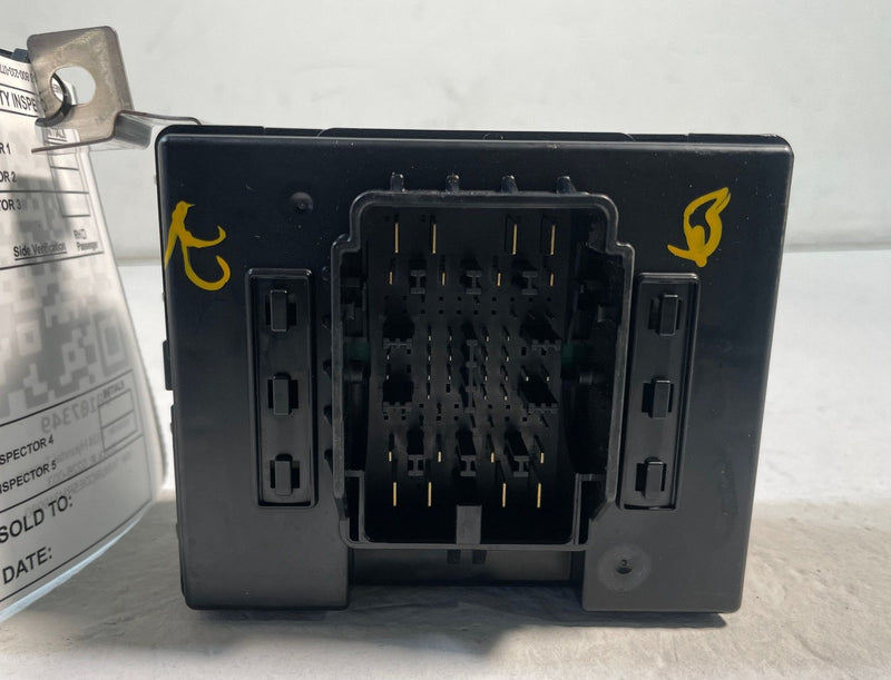 Load image into Gallery viewer, 2022-2025 HYUNDAI TUCSON ENGINE FUSE RELAY JUNCTION BLOCK BOX MODULE UNIT 107349
