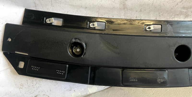 Load image into Gallery viewer, 2024-2026 HONDA PROLOGUE FRONT RIGHT PASSENGER SIDE AIR DEFLECTOR SHIELD #114281
