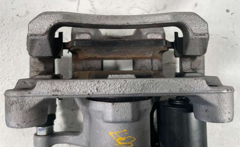 Load image into Gallery viewer, 2024-2026 HYUNDAI SANTA FE REAR RIGHT PASSENGER SIDE DISC BRAKE CALIPER # 112842
