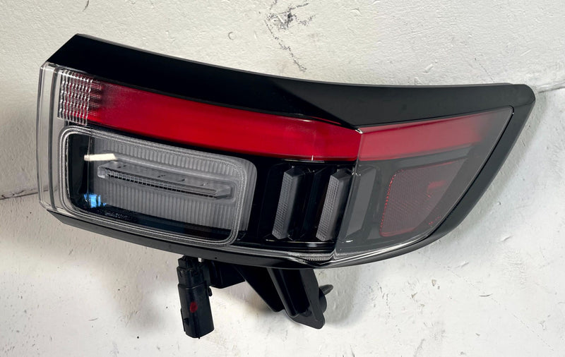 Load image into Gallery viewer, 2024 - 2026 HONDA PROLOGUE REAR RIGHT SIDE OUTER TAIL LIGHT ASSEMBLY # 114274
