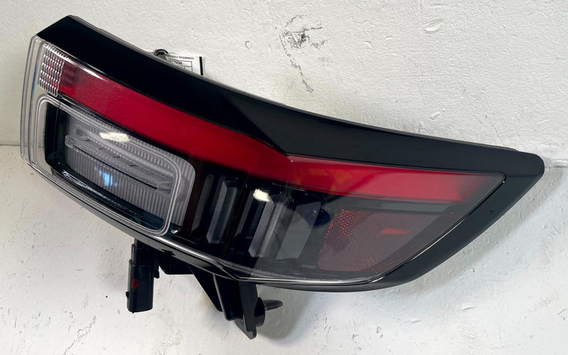 Load image into Gallery viewer, 2024 - 2026 HONDA PROLOGUE REAR RIGHT SIDE OUTER TAIL LIGHT ASSEMBLY # 114274
