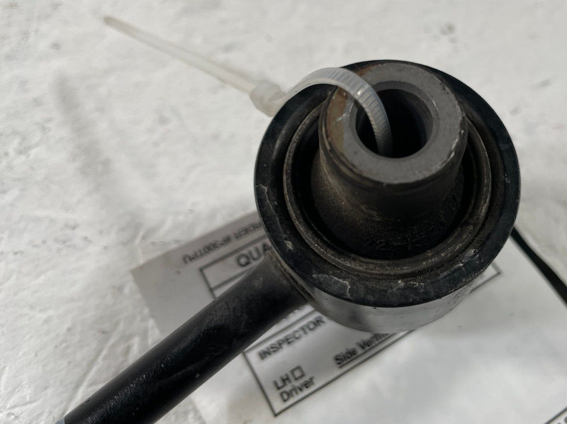Load image into Gallery viewer, 22-25 HYUNDAI TUCSON REAR RIGHT STABILIZER SWAY ANTI ROLL BAR END LINK # 108737
