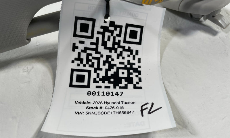 Load image into Gallery viewer, 2022-2026 HYUNDAI TUCSON SEL FRONT LEFT DRIVER SUNVISOR SUN VISOR GRAY # 110147
