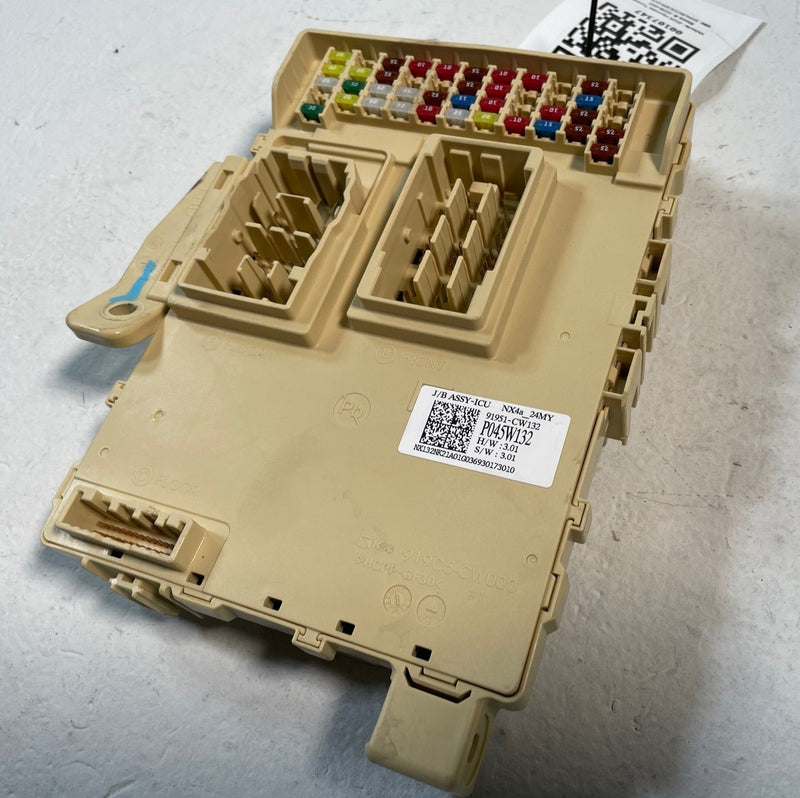 Load image into Gallery viewer, 22-24 HYUNDAI TUCSON DASH DASHBOARD FUSE RELAY JUNCTION BOX BLOCK 2.5L # 107347
