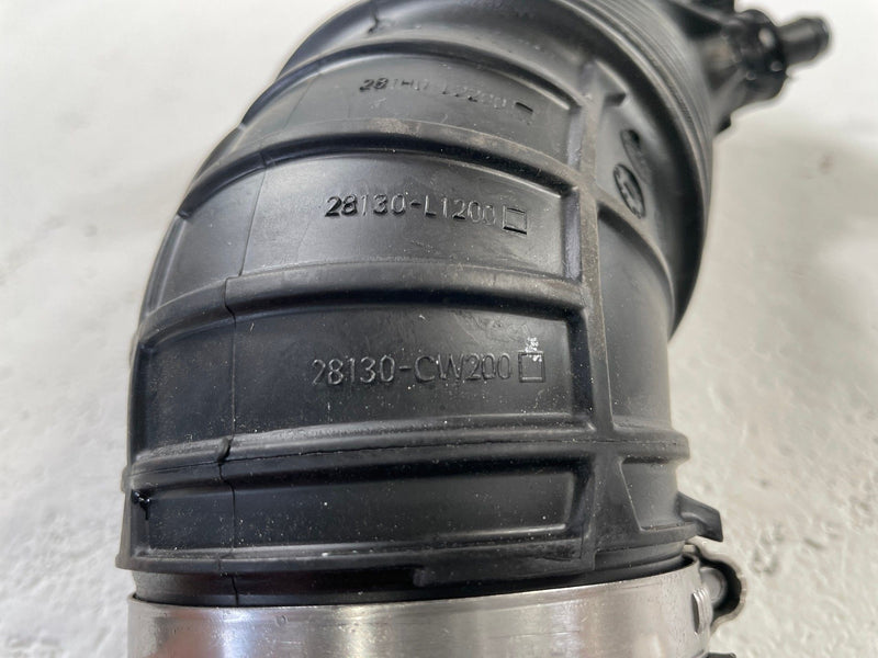 Load image into Gallery viewer, 22-26 HYUNDAI TUCSON SANTA CRUZ ENGINE AIR INTAKE HOSE TUBE PIPE 2.5L # 110170
