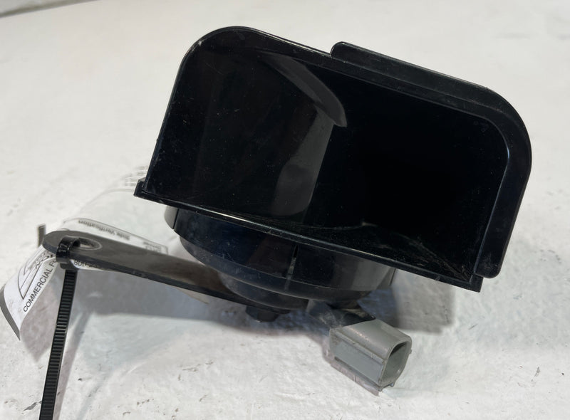 Load image into Gallery viewer, 2016-2025 HONDA PASSPORT PILOT LOW TONE NOTE PITCH HORN SIGNAL ALARM # 105227
