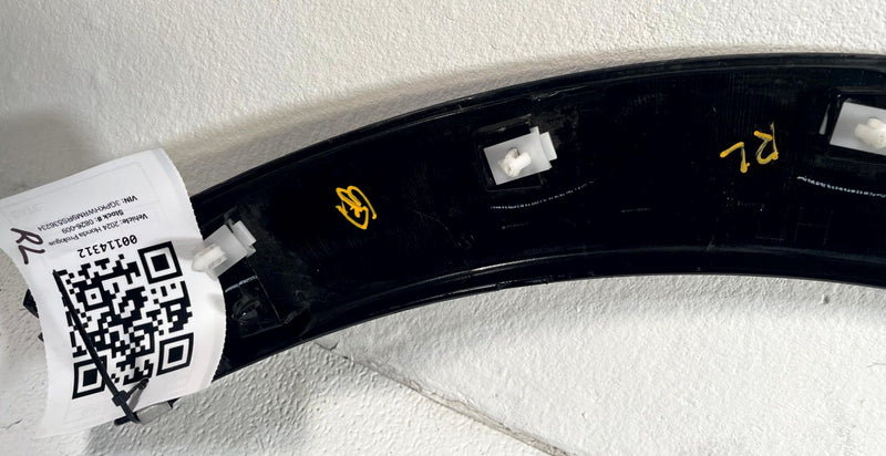 Load image into Gallery viewer, 2024 - 2026 HONDA PROLOGUE REAR LEFT QUARTER WHEEL ARCH FLARE MOLDING # 114312
