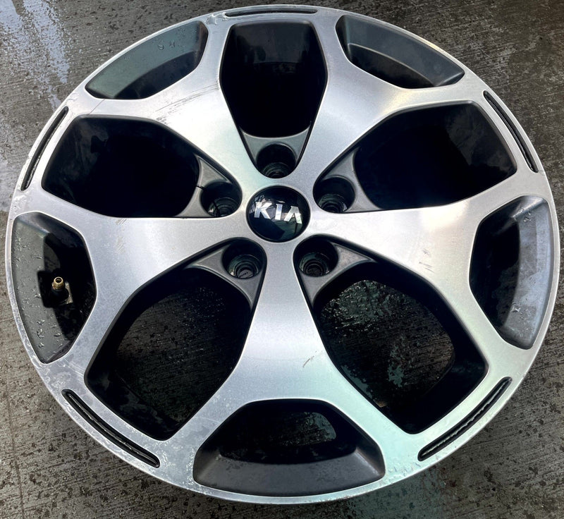 Load image into Gallery viewer, 2020-2022 KIA TELLURIDE EX WHEEL RIM 18" 18X7.5J 49.5 W/ CAP 5 Y-SPOKE # 114390
