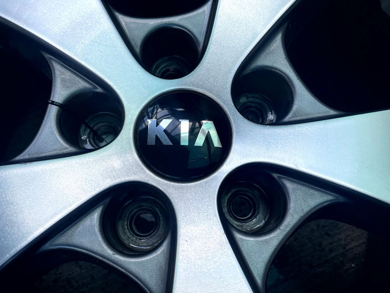 Load image into Gallery viewer, 2020-2022 KIA TELLURIDE EX WHEEL RIM 18" 18X7.5J 49.5 W/ CAP 5 Y-SPOKE # 114390

