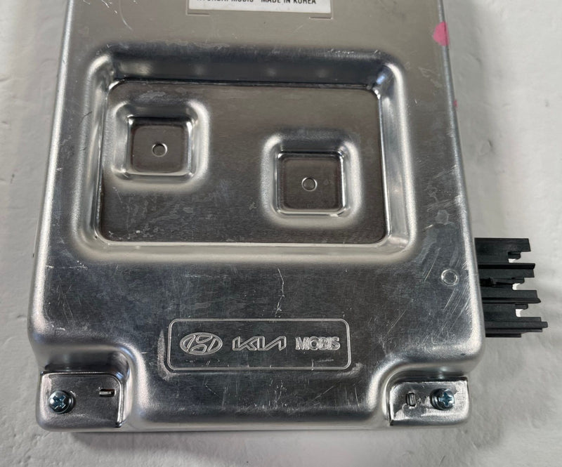 Load image into Gallery viewer, 24-25 HYUNDAI SANTA FE CENTRAL COMMUNICATION COMPUTER CONTROL MODULE CCU #112076
