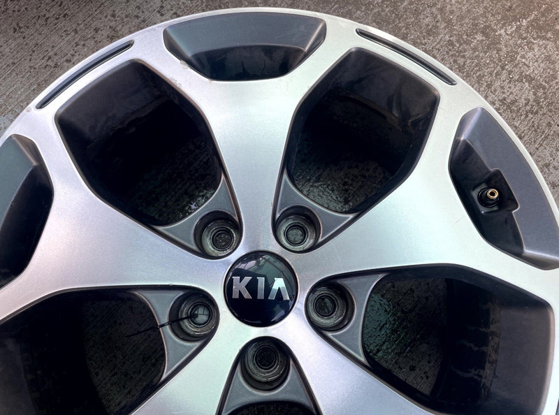 Load image into Gallery viewer, 2020-2022 KIA TELLURIDE EX WHEEL RIM 18" 18X7.5J 49.5 W/ CAP 5 Y-SPOKE # 114392
