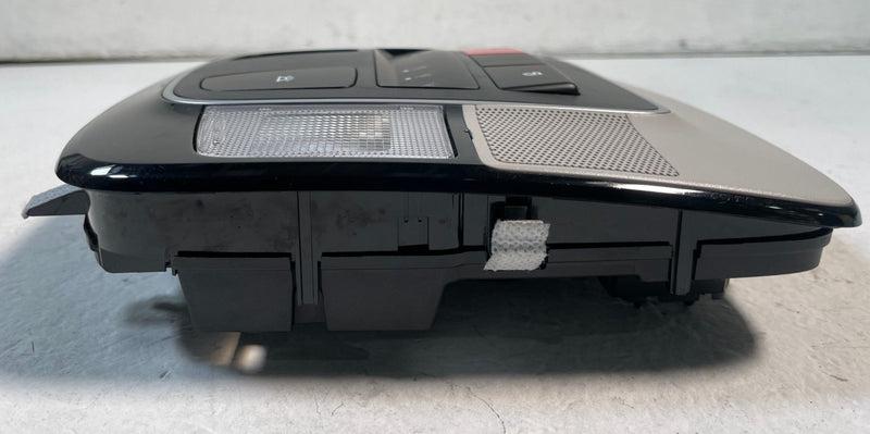 Load image into Gallery viewer, 2022-2024 HYUNDAI TUCSON FRONT ROOF OVERHEAD CONSOLE DOME LAMP LIGHT# 107352
