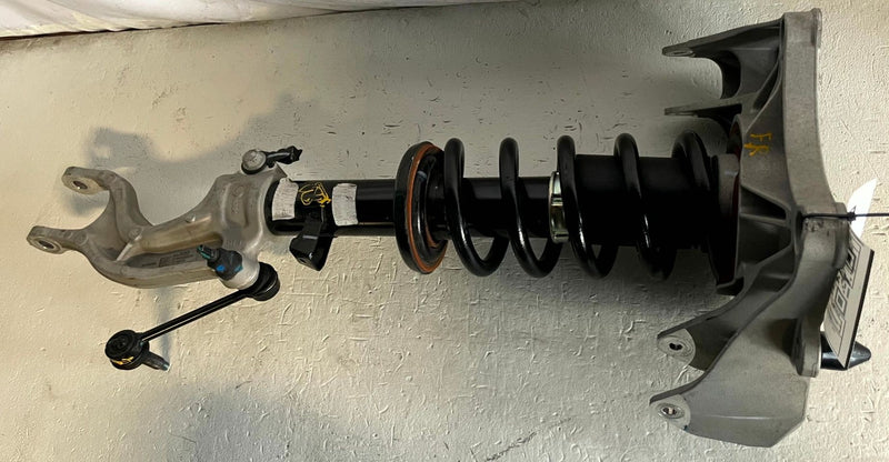 Load image into Gallery viewer, 2024 HONDA PROLOGUE FWD FRONT RIGHT SHOCK STRUT ABSORBER W/ YOKE MOUNT # 114291
