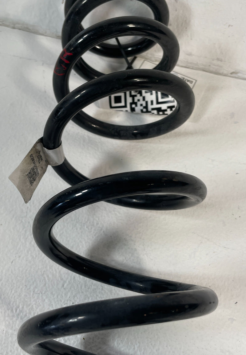 Load image into Gallery viewer, 22-24 HYUNDAI TUCSON FWD REAR LEFT OR RIGHT SIDE SUSPENSION COIL SPRING # 106076
