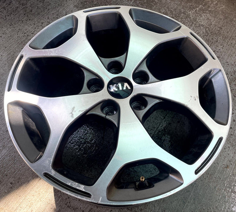 Load image into Gallery viewer, 2020-2022 KIA TELLURIDE EX WHEEL RIM 18" 18X7.5J 49.5 W/ CAP 5 Y-SPOKE # 114391
