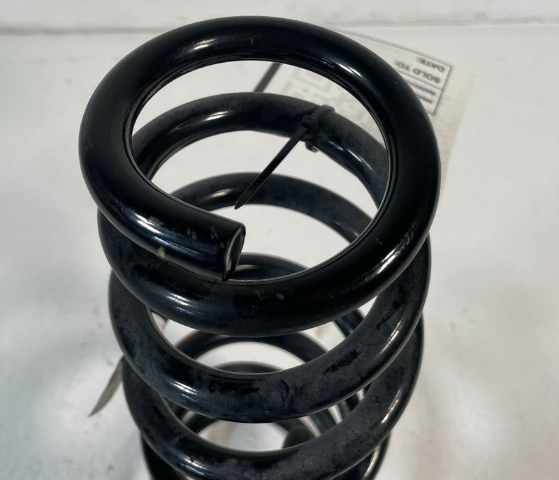 Load image into Gallery viewer, 22-24 HYUNDAI TUCSON FWD REAR LEFT OR RIGHT SIDE SUSPENSION COIL SPRING # 106076
