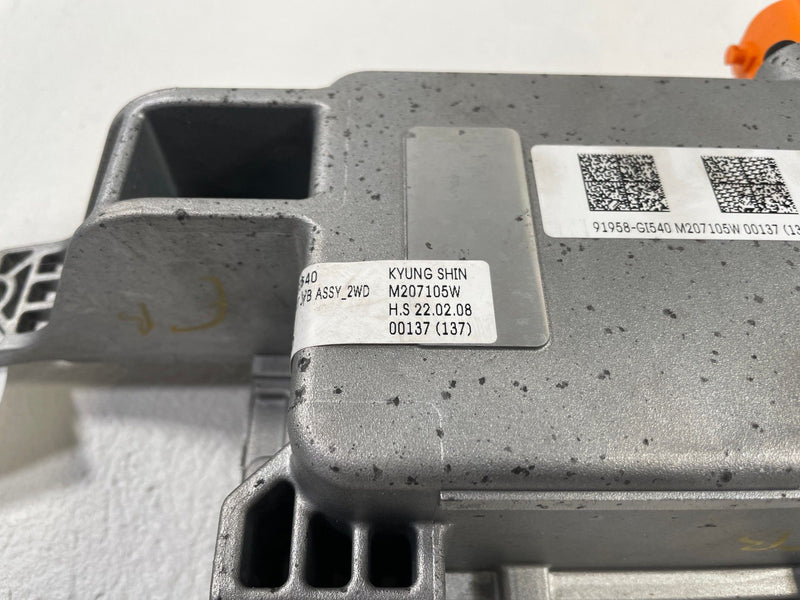 Load image into Gallery viewer, 2022 - 2025 HYUNDAI IONIQ 5 RWD HIGH VOLTAGE JUNCTION BOX CONTROL UNIT # 108835
