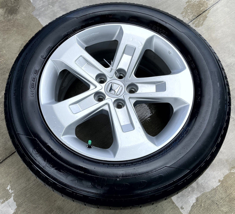 Load image into Gallery viewer, HONDA PILOT LX 18x8 5 STRAIGHT SPOKE ALLOY WHEEL W/TIRE (ONLY#1) 23-24 # 109693
