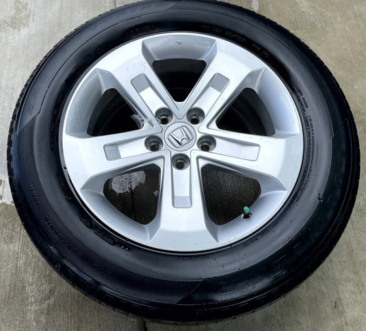 HONDA PILOT LX 18x8 5 STRAIGHT SPOKE ALLOY WHEEL W/TIRE (ONLY#1) 23-24 # 109693
