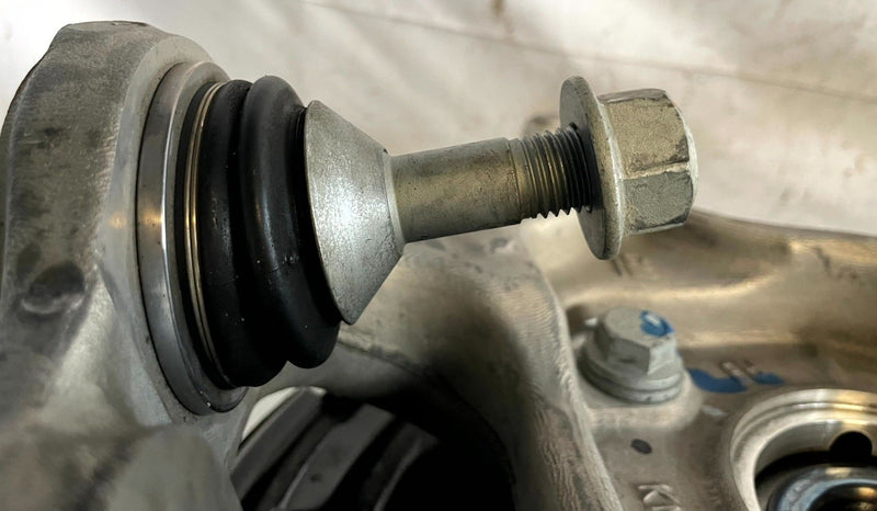 Load image into Gallery viewer, 2024-2026 HONDA PROLOGUE FRONT RIGHT SIDE STEERING SPINDLE KNUCKLE &amp; HUB #114292
