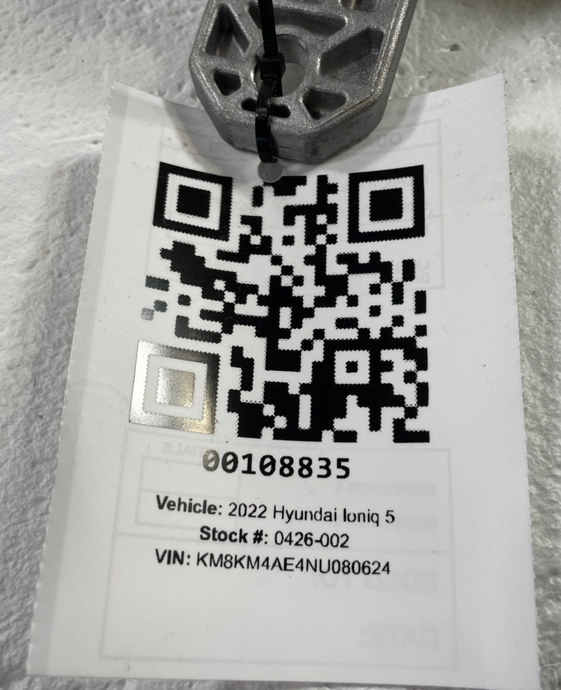 Load image into Gallery viewer, 2022 - 2025 HYUNDAI IONIQ 5 RWD HIGH VOLTAGE JUNCTION BOX CONTROL UNIT # 108835
