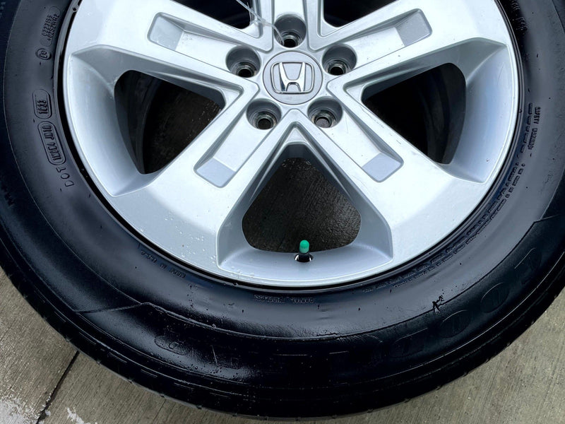 Load image into Gallery viewer, HONDA PILOT LX 18x8 5 STRAIGHT SPOKE ALLOY WHEEL W/TIRE (ONLY#1) 23-24 # 109693
