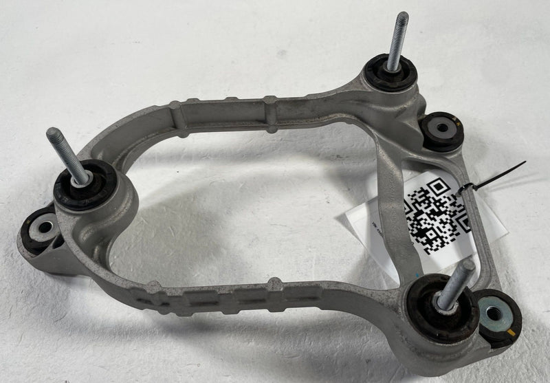 Load image into Gallery viewer, 22-26 HYUNDAI IONIQ 5 RWD AC AIR CONDITIONER COMPRESSOR MOUNT BRACKET # 108820
