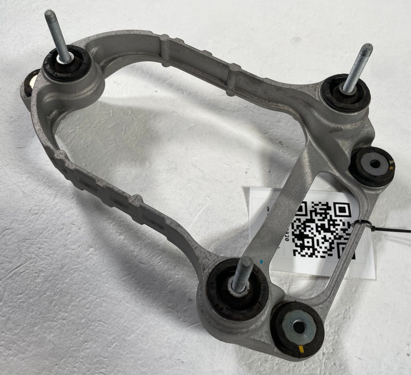 Load image into Gallery viewer, 22-26 HYUNDAI IONIQ 5 RWD AC AIR CONDITIONER COMPRESSOR MOUNT BRACKET # 108820
