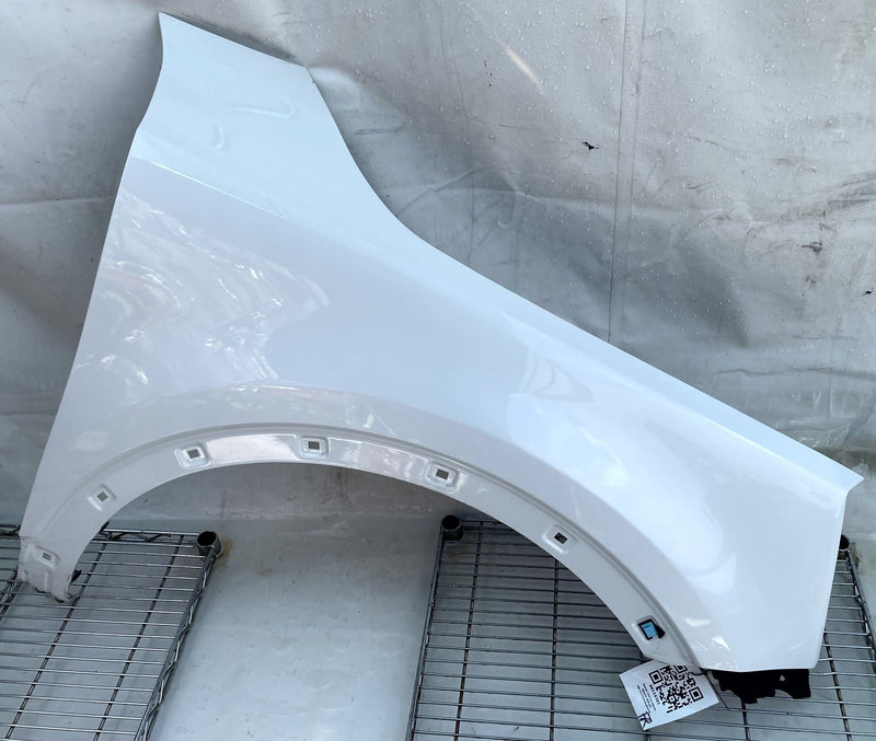 Load image into Gallery viewer, KIA TELLURIDE FRONT RIGHT SIDE FENDER ASSEMBLY WHITE (GWP) 2020 - 2025 # 114381
