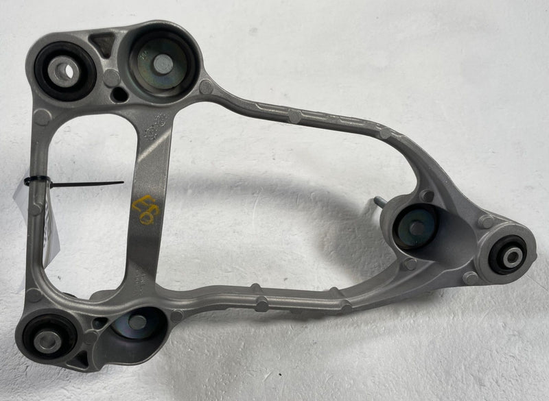 Load image into Gallery viewer, 22-26 HYUNDAI IONIQ 5 RWD AC AIR CONDITIONER COMPRESSOR MOUNT BRACKET # 108820
