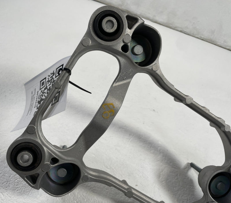 Load image into Gallery viewer, 22-26 HYUNDAI IONIQ 5 RWD AC AIR CONDITIONER COMPRESSOR MOUNT BRACKET # 108820
