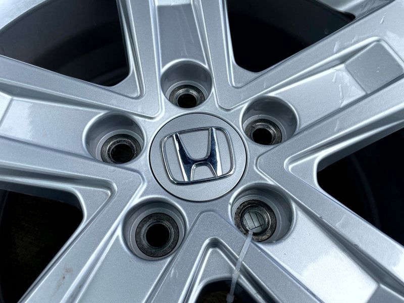 Load image into Gallery viewer, HONDA PILOT LX 18x8 5 STRAIGHT SPOKE ALLOY WHEEL W/TIRE (ONLY#1) 23-24 # 109692
