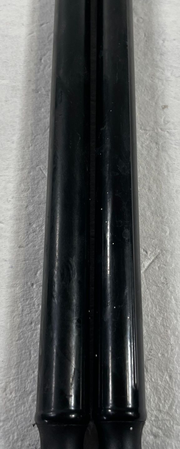 Load image into Gallery viewer, 2022-2025 HYUNDAI IONIQ 5 FRONT LEFT &amp; RIGHT SIDE HOOD SHOCK STRUT SET # 108812
