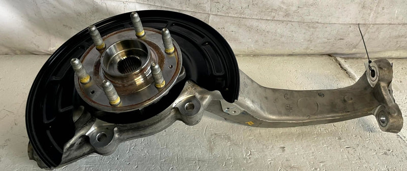 Load image into Gallery viewer, 2024-2026 HONDA PROLOGUE FRONT LEFT SIDE STEERING SPINDLE KNUCKLE &amp; HUB # 114270
