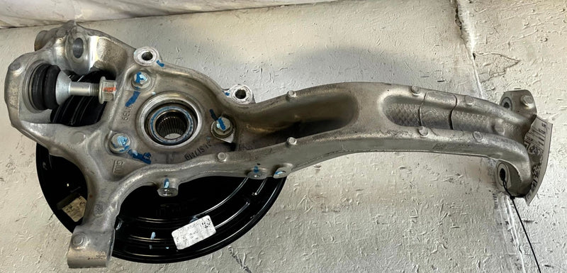 Load image into Gallery viewer, 2024-2026 HONDA PROLOGUE FRONT LEFT SIDE STEERING SPINDLE KNUCKLE &amp; HUB # 114270
