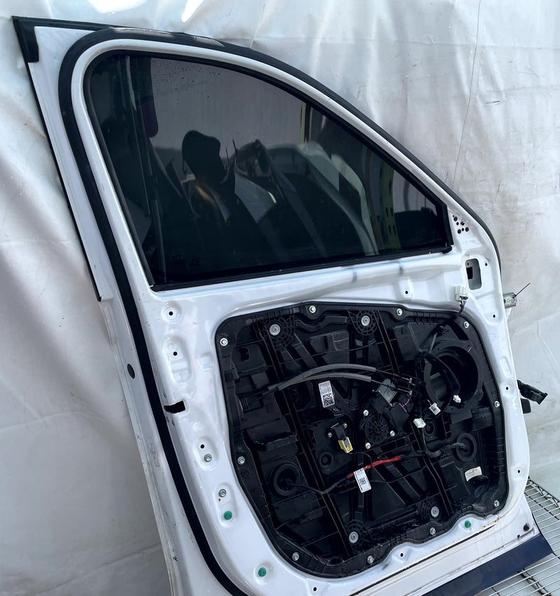 Load image into Gallery viewer, KIA TELLURIDE FRONT LEFT DRIVER SIDE DOOR ASSEMBLY WHITE (GWP) 2020-2025 #114383
