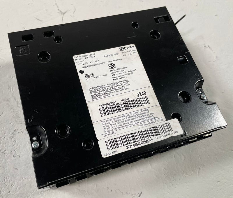 Load image into Gallery viewer, 2024-2025 HYUNDAI SANTA FE DASHBOARD RADIO AUDIO CONTROL MODULE UNIT # 112074
