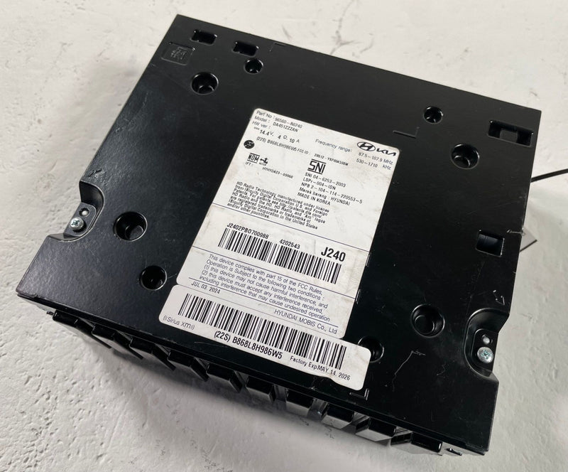 Load image into Gallery viewer, 2024-2025 HYUNDAI SANTA FE DASHBOARD RADIO AUDIO CONTROL MODULE UNIT # 112074
