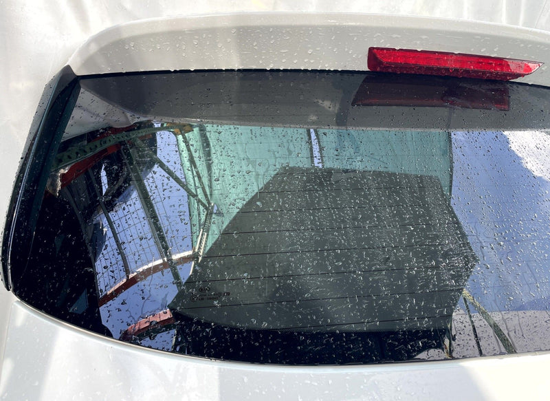 Load image into Gallery viewer, KIA TELLURIDE TRUNK LID DECK TAIL GATE HATCH ASSEMBLY WHITE (GWP) 20-25 # 114380
