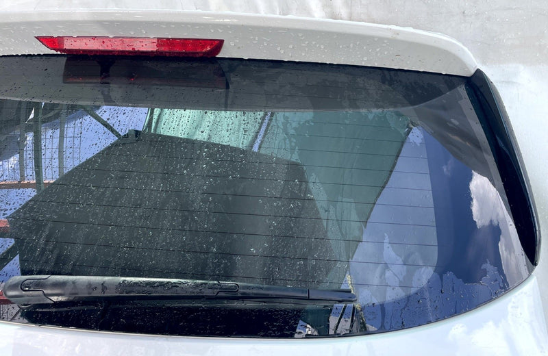Load image into Gallery viewer, KIA TELLURIDE TRUNK LID DECK TAIL GATE HATCH ASSEMBLY WHITE (GWP) 20-25 # 114380
