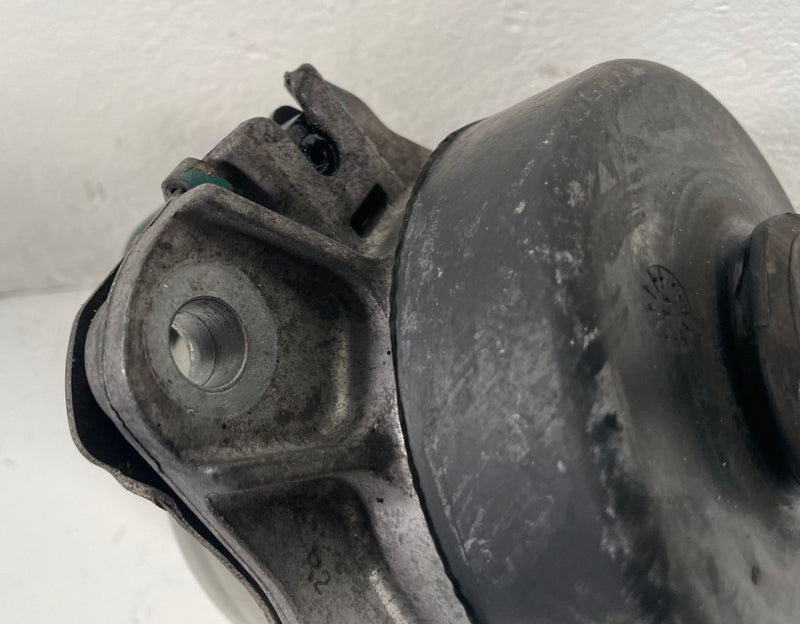 Load image into Gallery viewer, 2015 - 2021 FORD MUSTANG FRONT RIGHT SIDE ENGINE MOUNT INSULATOR 2.3L # 112934
