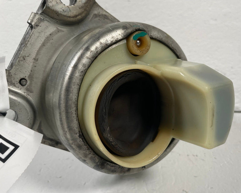 Load image into Gallery viewer, 2015 - 2021 FORD MUSTANG FRONT RIGHT SIDE ENGINE MOUNT INSULATOR 2.3L # 112934
