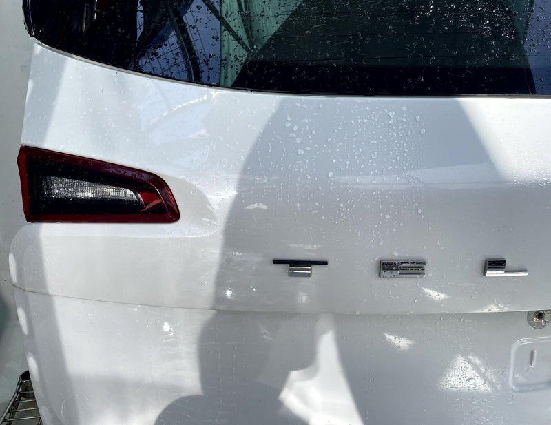 Load image into Gallery viewer, KIA TELLURIDE TRUNK LID DECK TAIL GATE HATCH ASSEMBLY WHITE (GWP) 20-25 # 114380
