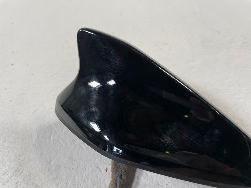 Load image into Gallery viewer, 2025-2026 HYUNDAI TUCSON SANTA CRUZ REAR ROOF SHARK FIN ANTENNA MODULE # 110167
