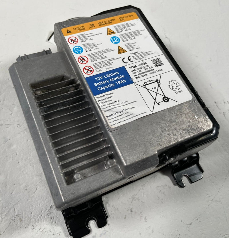 Load image into Gallery viewer, 24-26 HYUNDAI SANTA FE LITHIUM ION BATTERY CONTROL MODULE UNIT 12V 19AH # 112072
