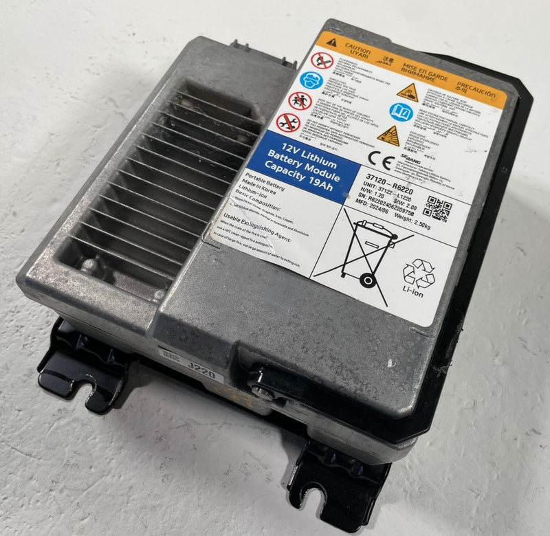 Load image into Gallery viewer, 24-26 HYUNDAI SANTA FE LITHIUM ION BATTERY CONTROL MODULE UNIT 12V 19AH # 112072
