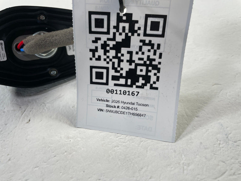 Load image into Gallery viewer, 2025-2026 HYUNDAI TUCSON SANTA CRUZ REAR ROOF SHARK FIN ANTENNA MODULE # 110167
