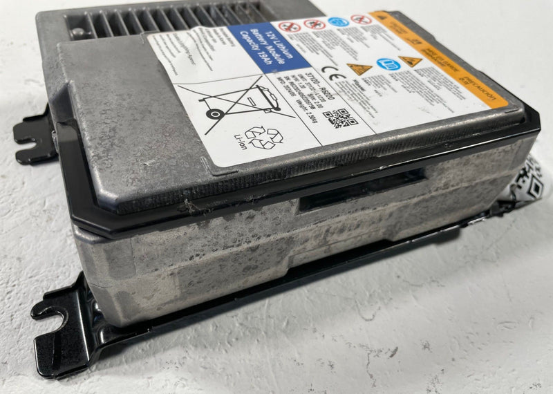 Load image into Gallery viewer, 24-26 HYUNDAI SANTA FE LITHIUM ION BATTERY CONTROL MODULE UNIT 12V 19AH # 112072
