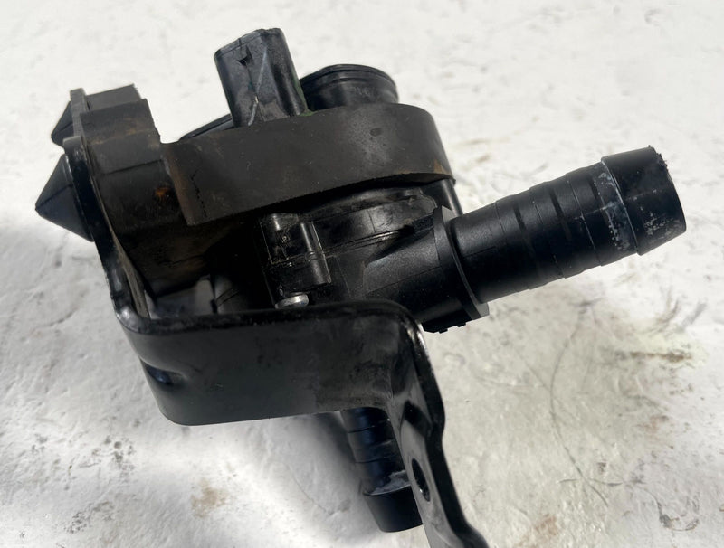 Load image into Gallery viewer, 2021 - 2026 FORD BRONCO SPORT ENGINE COOLANT AUXILIARY WATER PUMP 1.5L # 111561
